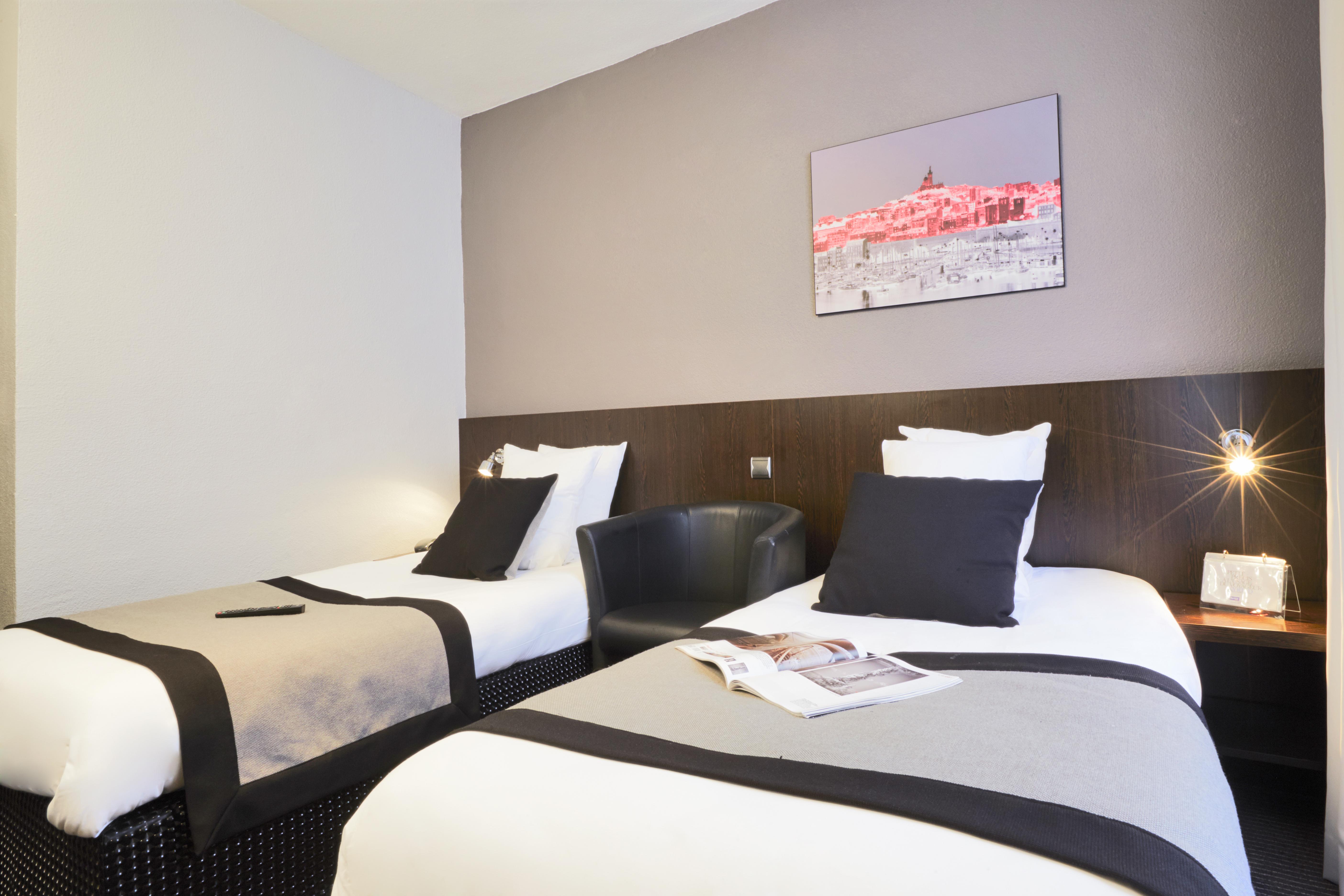 Kyriad Marseille Centre Paradis-Prefecture Exterior photo