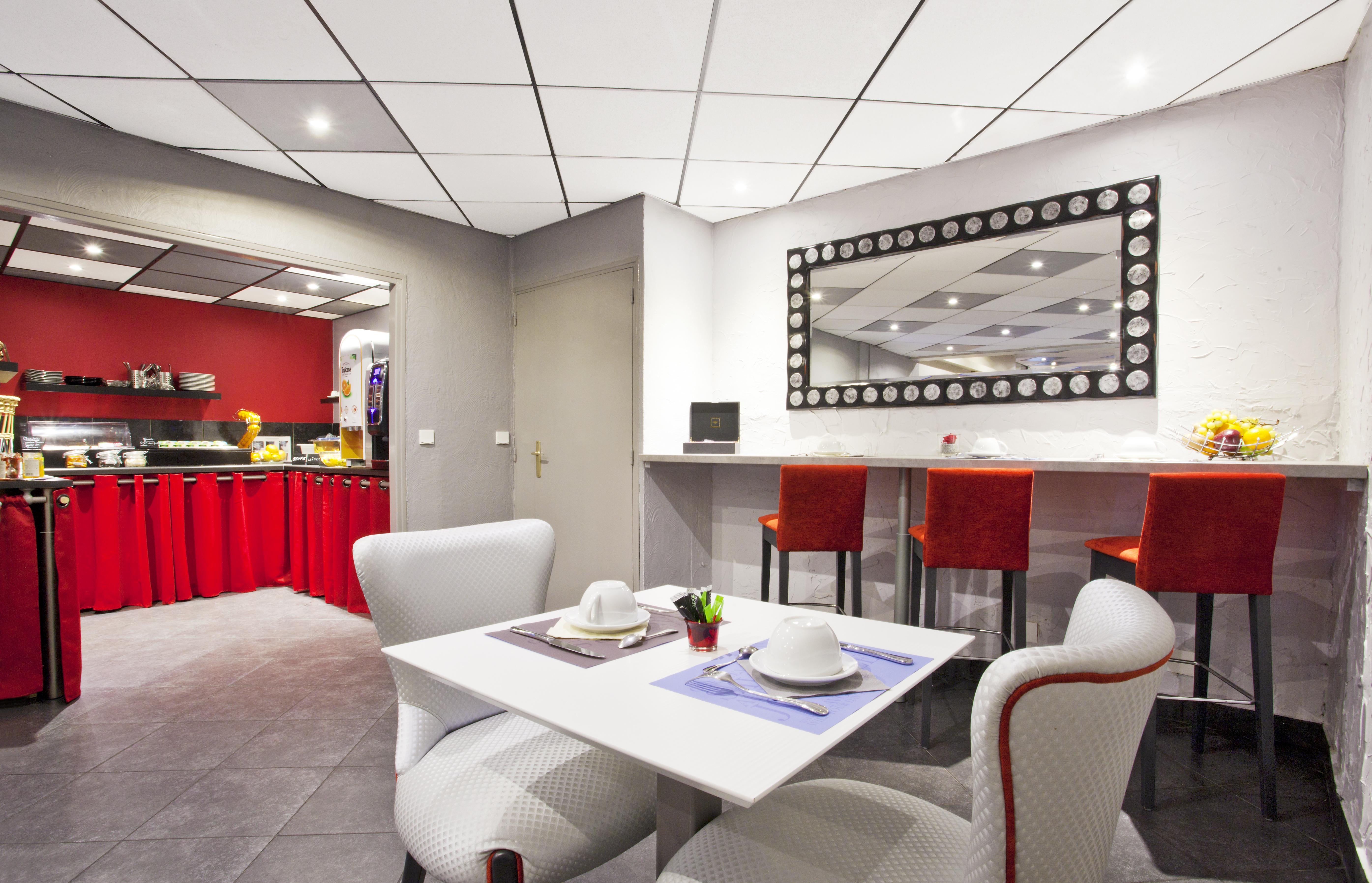 Kyriad Marseille Centre Paradis-Prefecture Exterior photo