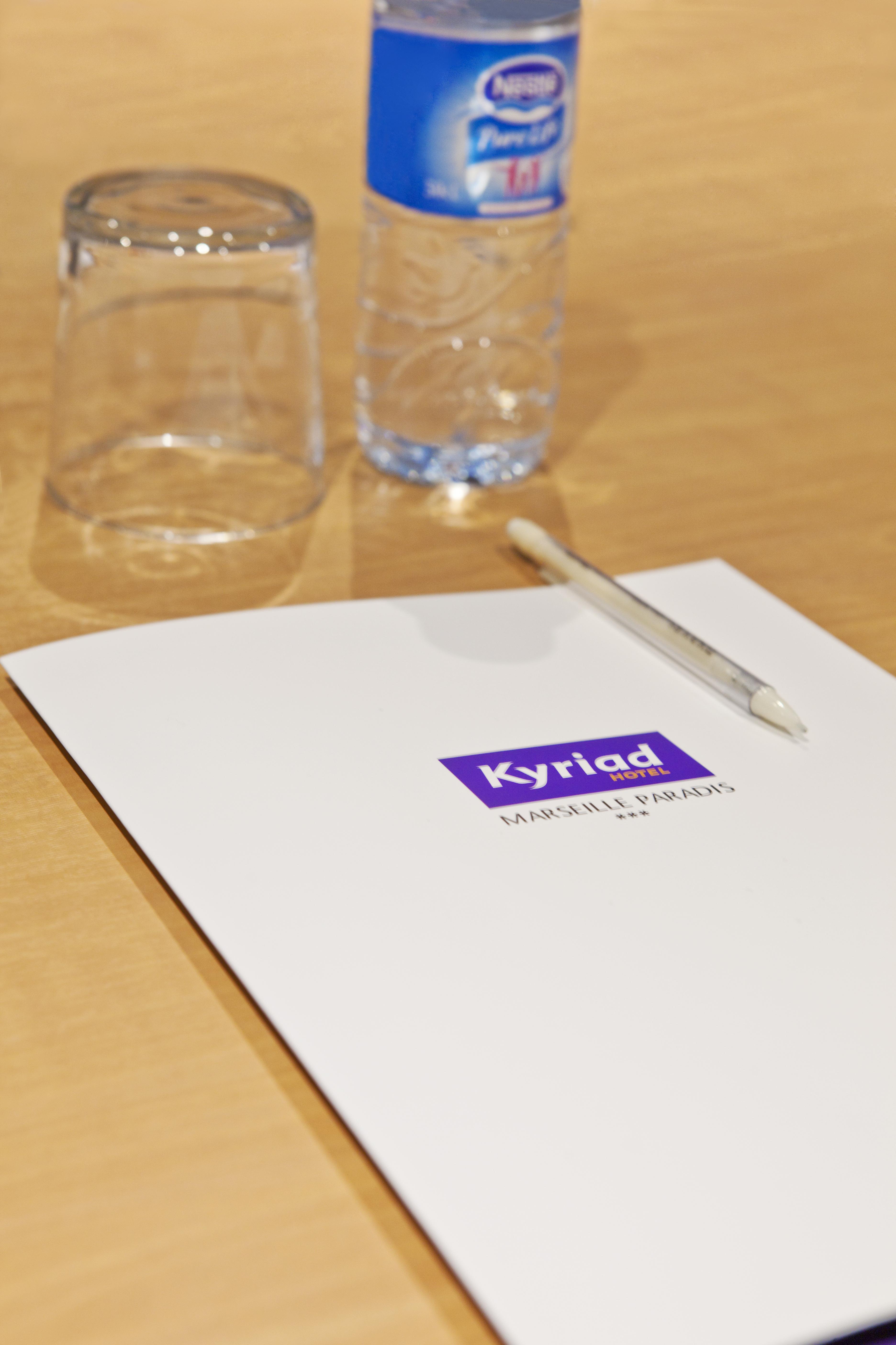 Kyriad Marseille Centre Paradis-Prefecture Exterior photo